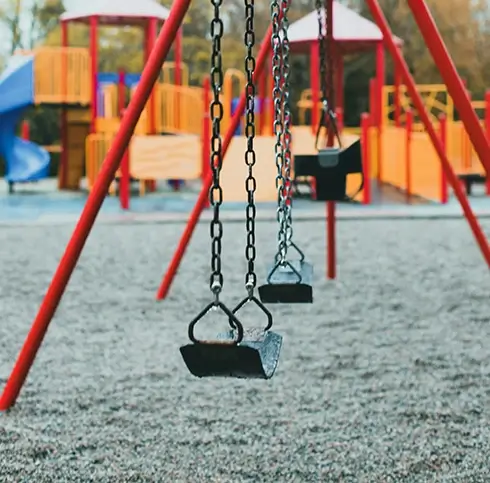summertime-care Swingset